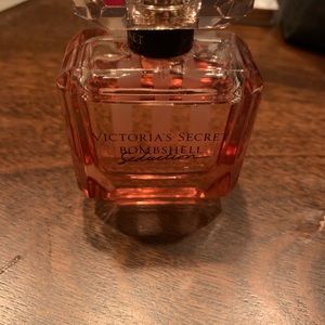 Victoria’s Secret bombshell seduction